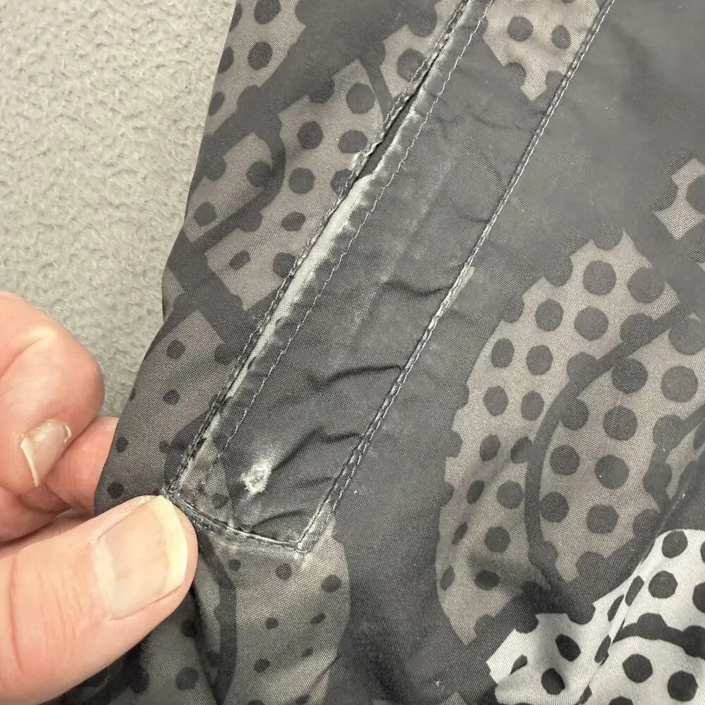 The North Face Jacket Mens Medium Gray Hooded Full Zip Lined‎ Geometric Pattern